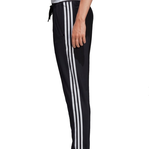 Adidas Women’s Design To Move Pants- Size M&L - Picture 4 of 9